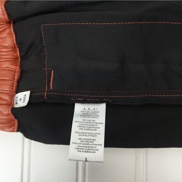 A.L.C Ryder Pull On Faux Leather Shorts Russet in Size Large - Picture 11 of 12